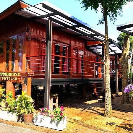 Wood House Pattaya Hotel Luaran gambar