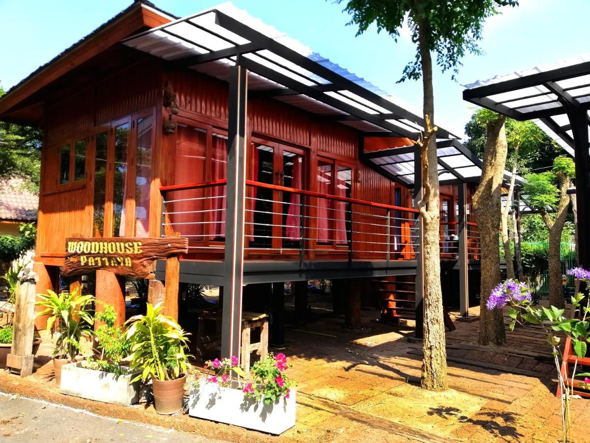 Wood House Pattaya Hotel Luaran gambar