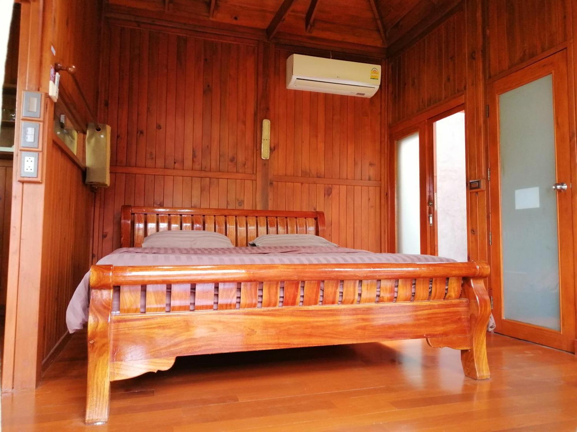 Wood House Pattaya Hotel Luaran gambar