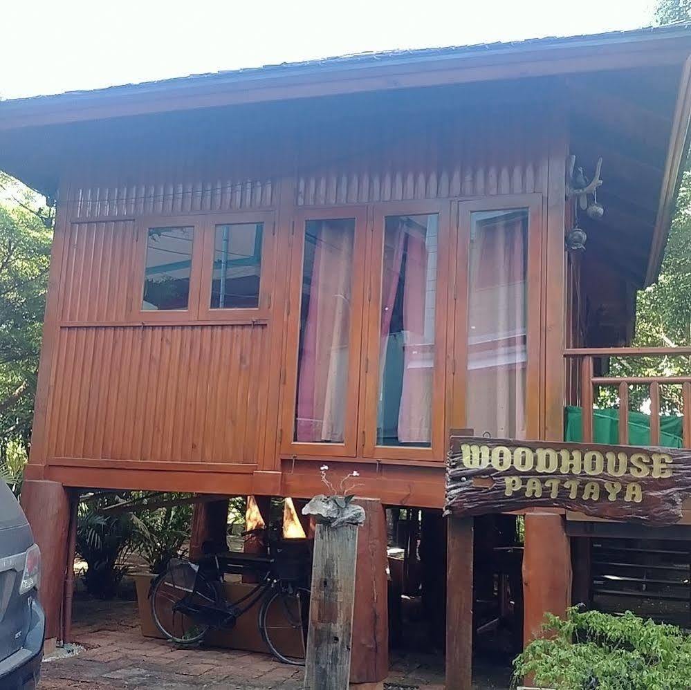 Wood House Pattaya Hotel Luaran gambar